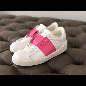 Valentino Valentino Garavani Leather Open Sneakers